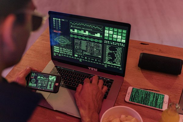 ¿Cuáles son las tendencias más actuales en zapatillas deportivas?